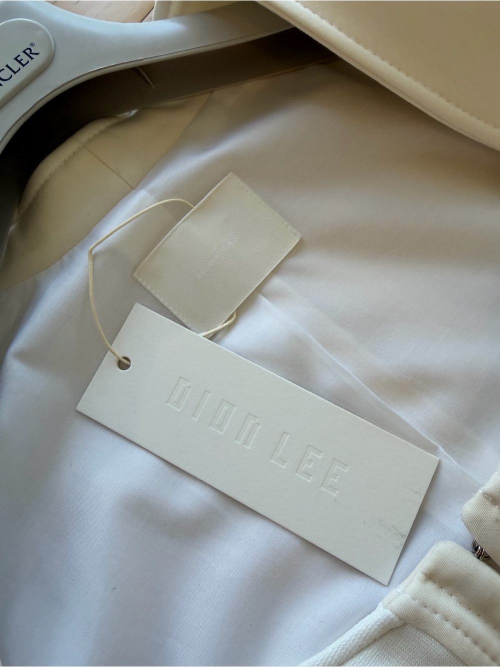 Dion Lee white arched bustier jacket in knit - Picture 5 of 6